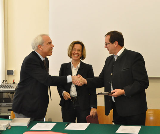 From the left: Marco Mascia, Director of the Human Rights Centre, Burgi Volgger, President of the EOI, Josef Siegele, Secretary General of the EOI.