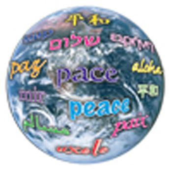 Un mondo con scritto il termine "pace" in lingue differenti 