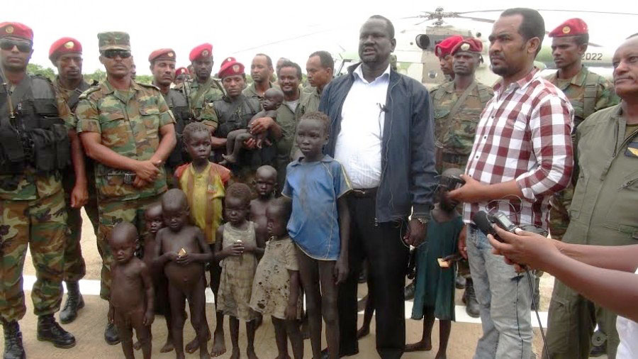 Ethiopian army &amp; the Ethiopian’s Gambella Regional Governor Mr. Gatluak Tut, received
returned abducted children in May 2016