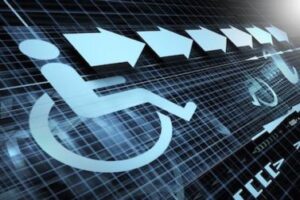 Una realizzazione grafica dedicata alla disabilità è illustrata con il simbolo stilizzato della persona in sedia a rotelle con davanti a sé tante frecce che indicano un percorso in avanti.