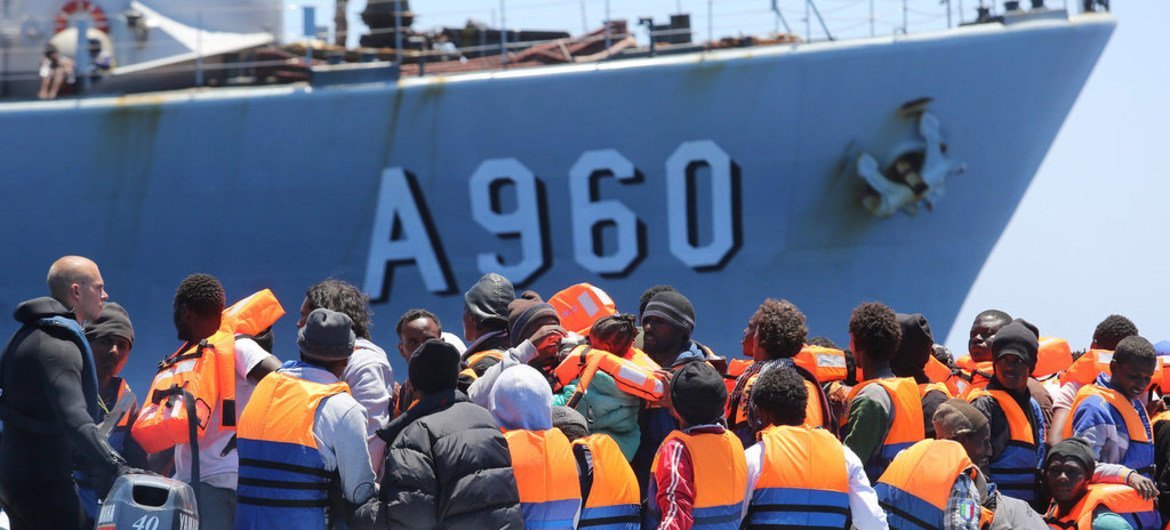 Immigrati dal Mediterraneo salvati nel Canale della Sicilia, Italia
