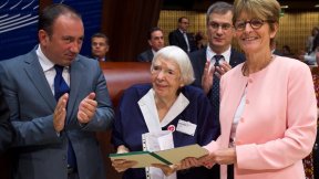 Consegna del premio Václav Hasel a Ludmilla Alexeeva, presso il Consiglio d'Europa