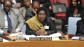 La Presidente della Commissione dell'Unione Africanar, Nkosazana Dlamini-Zuma del Sud Africa