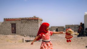  UN News: A girl plays in Al-Jufaina camp for displaced people in Marib, Yemen.