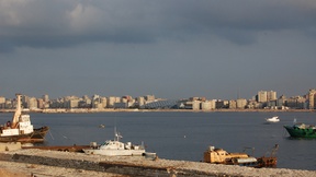 Panorama di Alessandria d'Egitto, sullo sfondo la Biblioteca Alessandrina, 2007