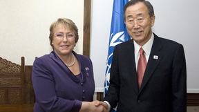 Il Segretario Generale Ban Ki-Moon (a destra) assieme al Presidente del Cile, Michelle Bachelet, a Roma nel 2009