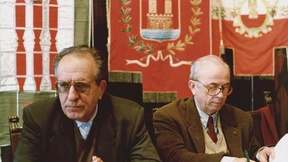Perugia, marzo 1991, Assemblea del Coordinamento degli Enti locali per la pace: P. Ernesto Balducci e Antonio Papisca