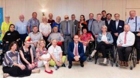 Foto di gruppo per il nuovo Esecutivo e per il Consiglio del Forum Europeo sulla Disabilità