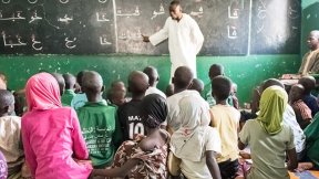 Bambini africani a scuola
