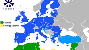 Mappa politica della regione euromediterranea che mostra i 43 paesi membri dell'Unione per il Mediterraneo e la Libia (unico osservatore), 2010
