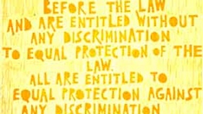 Poster con disegno e testo dell'art. 7 della dichiarazione universale dei diritti umani