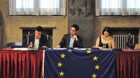 The students of the graduate courses in Political Science in a simulation of the LIBE on the topic granting the status of refugees or of person in need of international protection to stateless people or third-country nationals, 4 June 2012.