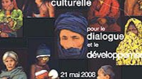 Poster raffigurante persone appartenenti a diverse nazionalità e culture. UNESCO, P. de Wilde, Poster della Giornata mondiale della diversità culturale per il dialogo e lo sviluppo