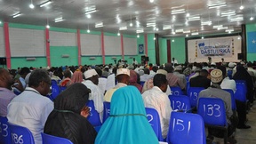I delegati dell'Assemblea Costituente Somala ad una sessione plenaria a Mogadisho, 2012