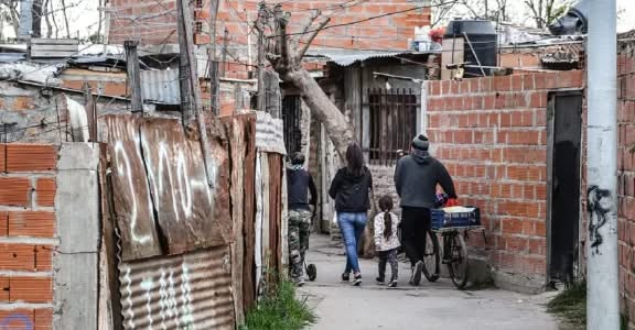 (CISUR) revela que las personas que viven en barrios populares mueren, en promedio, 11 años antes que el resto de la población argentina.