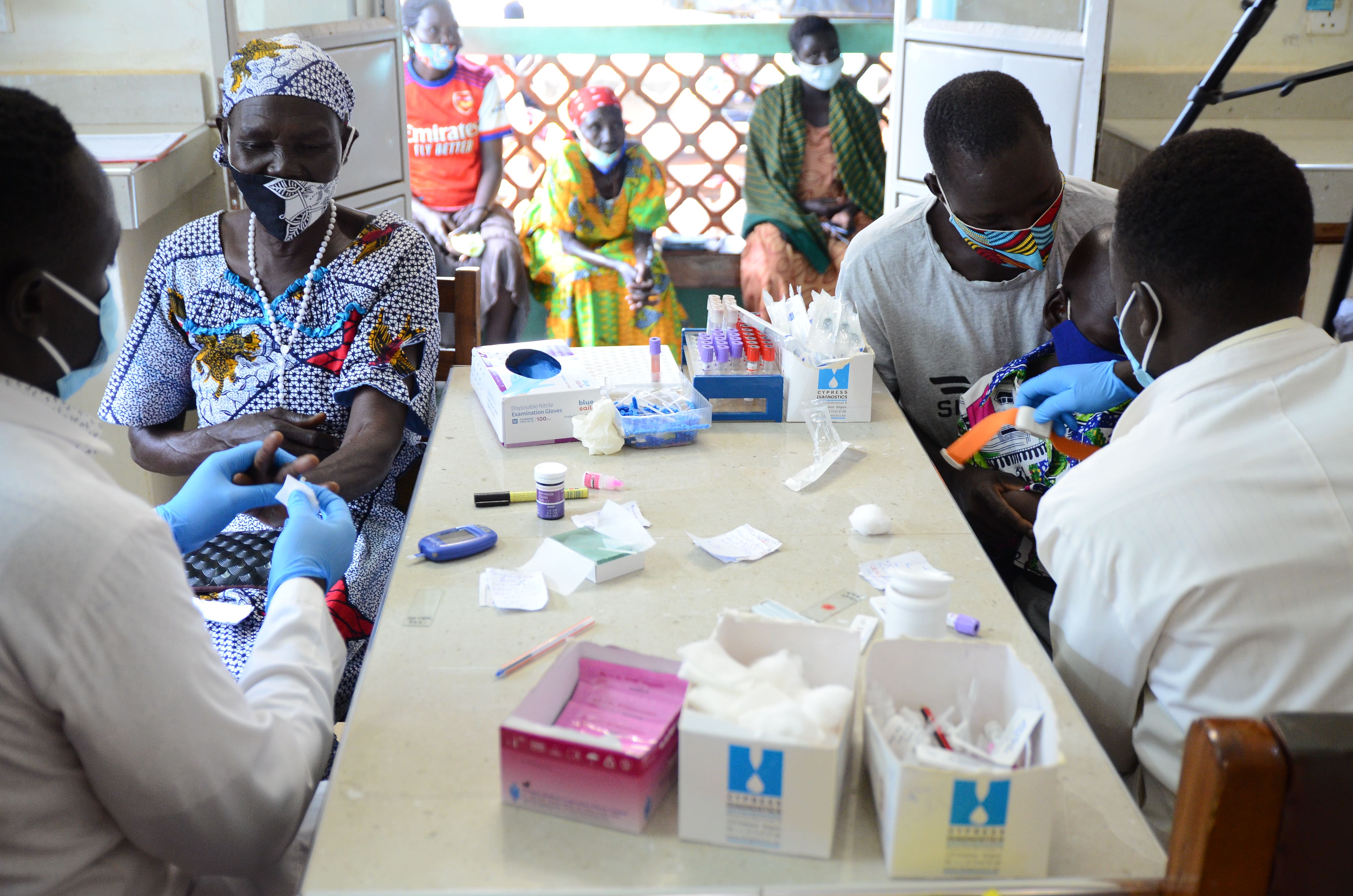 Sosteniamo l'ospedale generale di Angal, nord-ovest Uganda. Lavora in un'area povera per erogare cure di qualità, di base a tutti.