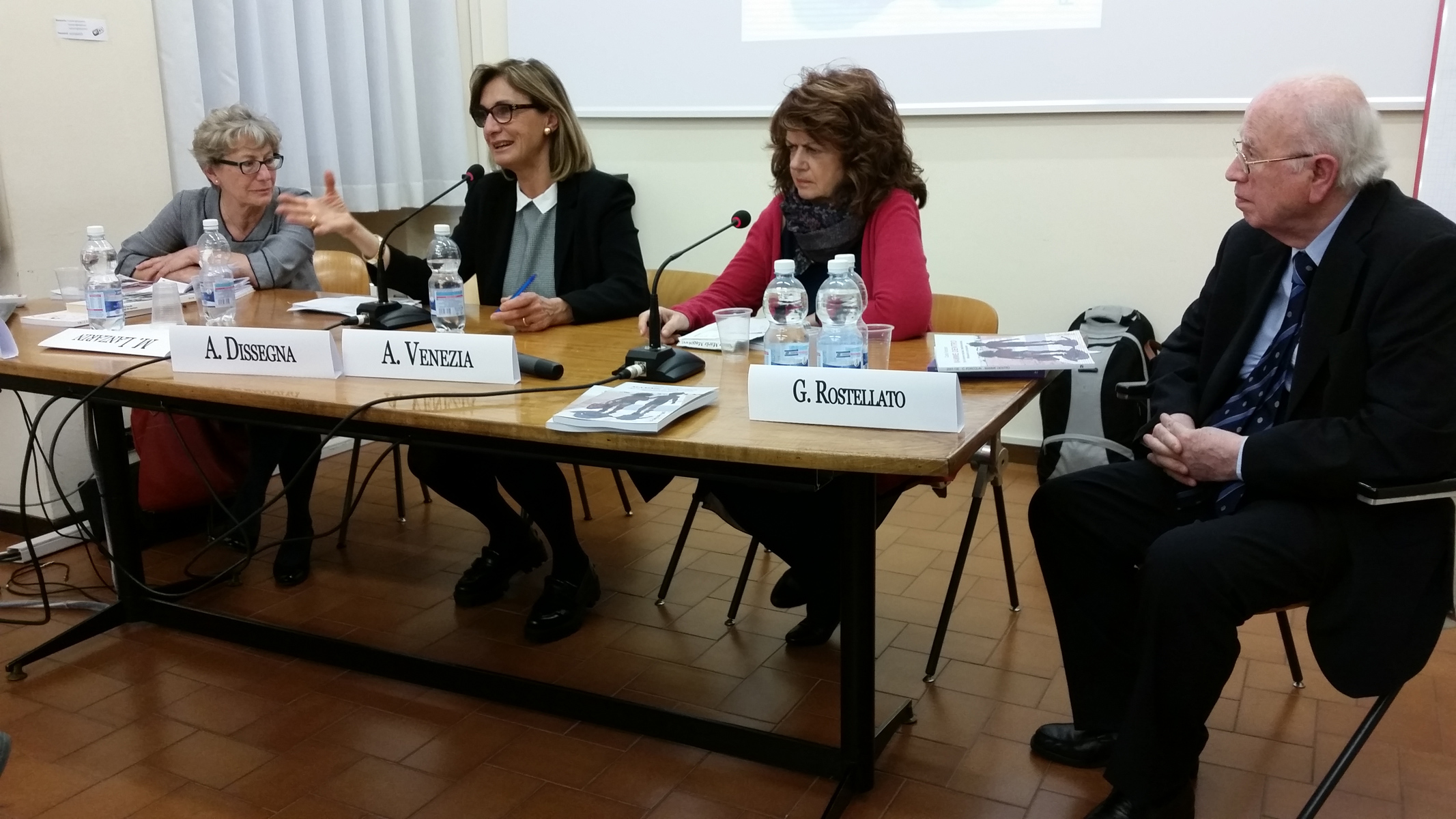 Presentazione del libro "Mamme dentro. Figli di donne recluse: testimonianza, riflessioni e proposte" di Carla Forcolin