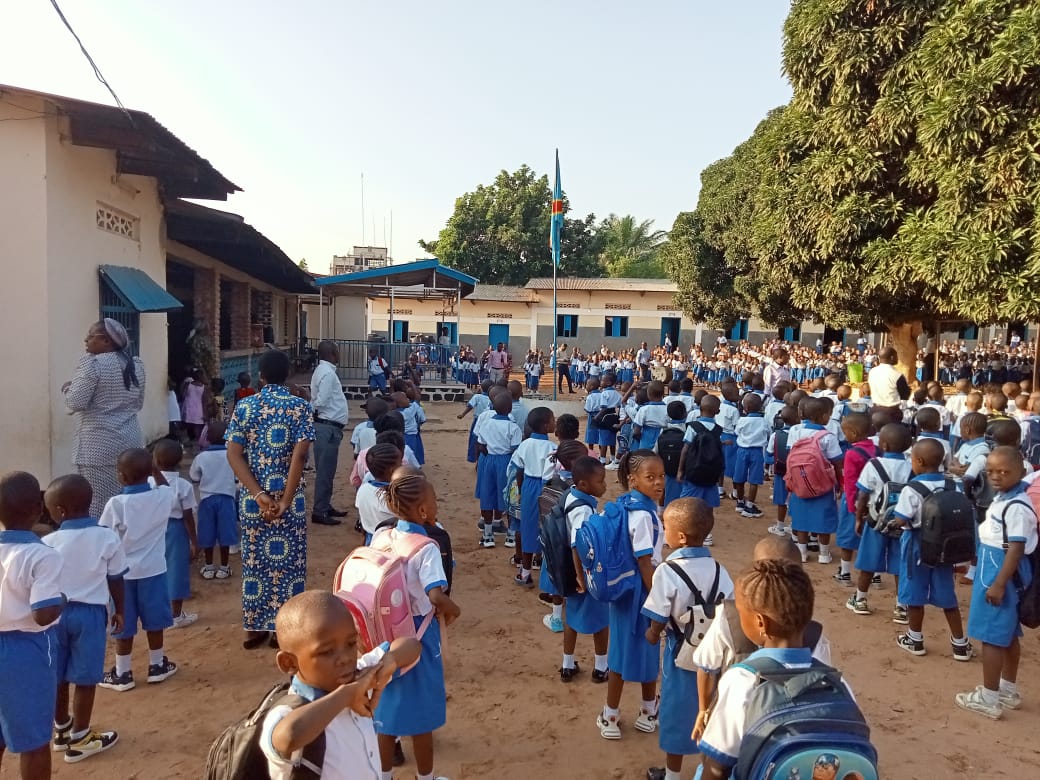 Progetto di costruzione delle aule scolastiche: Alunni scuola di Uvira, Repubblica Democratica del Congo