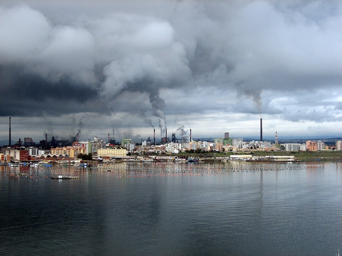 ILVA_-_Unità_produttiva_di_Taranto_-_Italy_-_25_Dec._2007 (1)