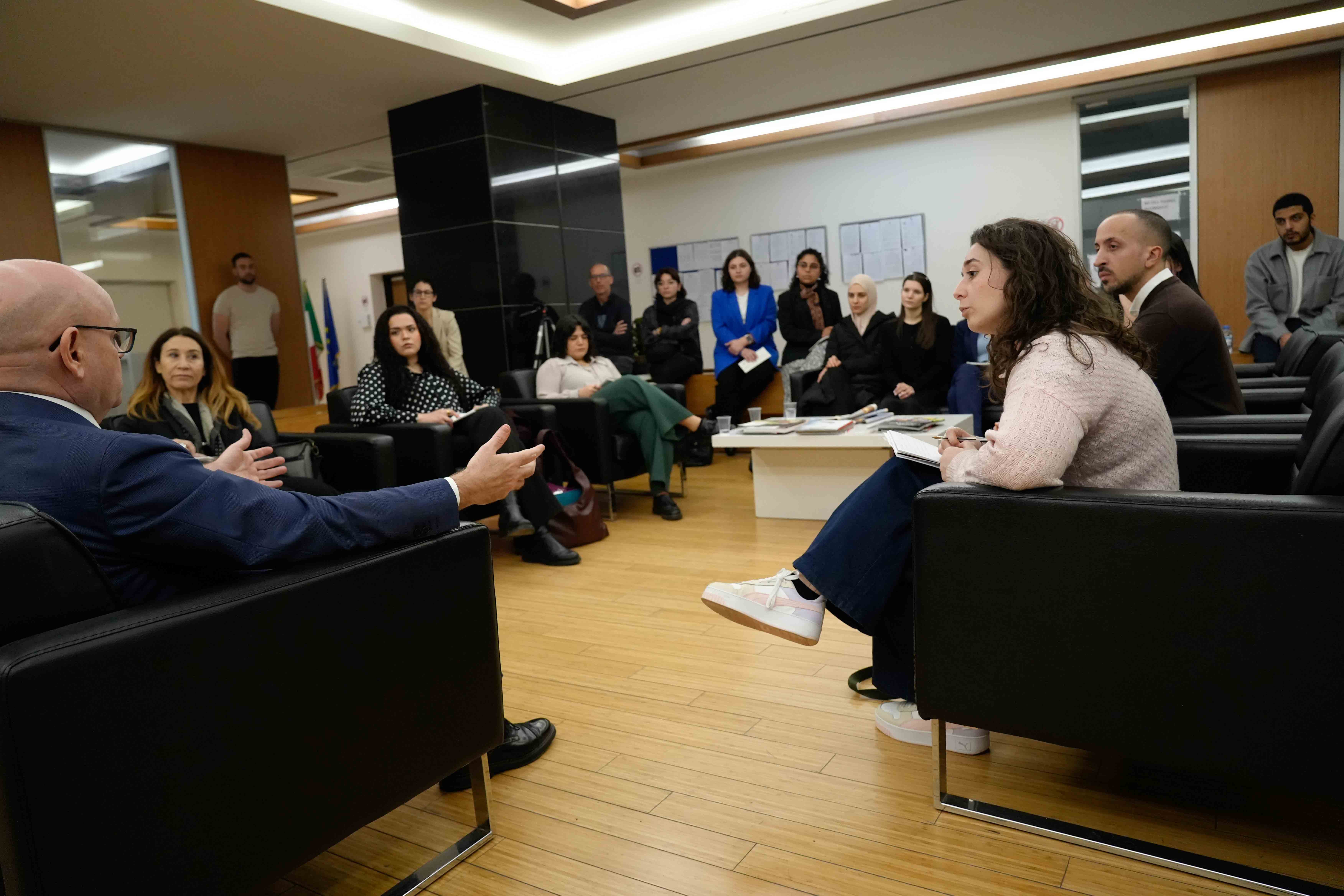 The masters students meet the Consul General in Erbil, Tommaso Sansone, in the Italian Consulate