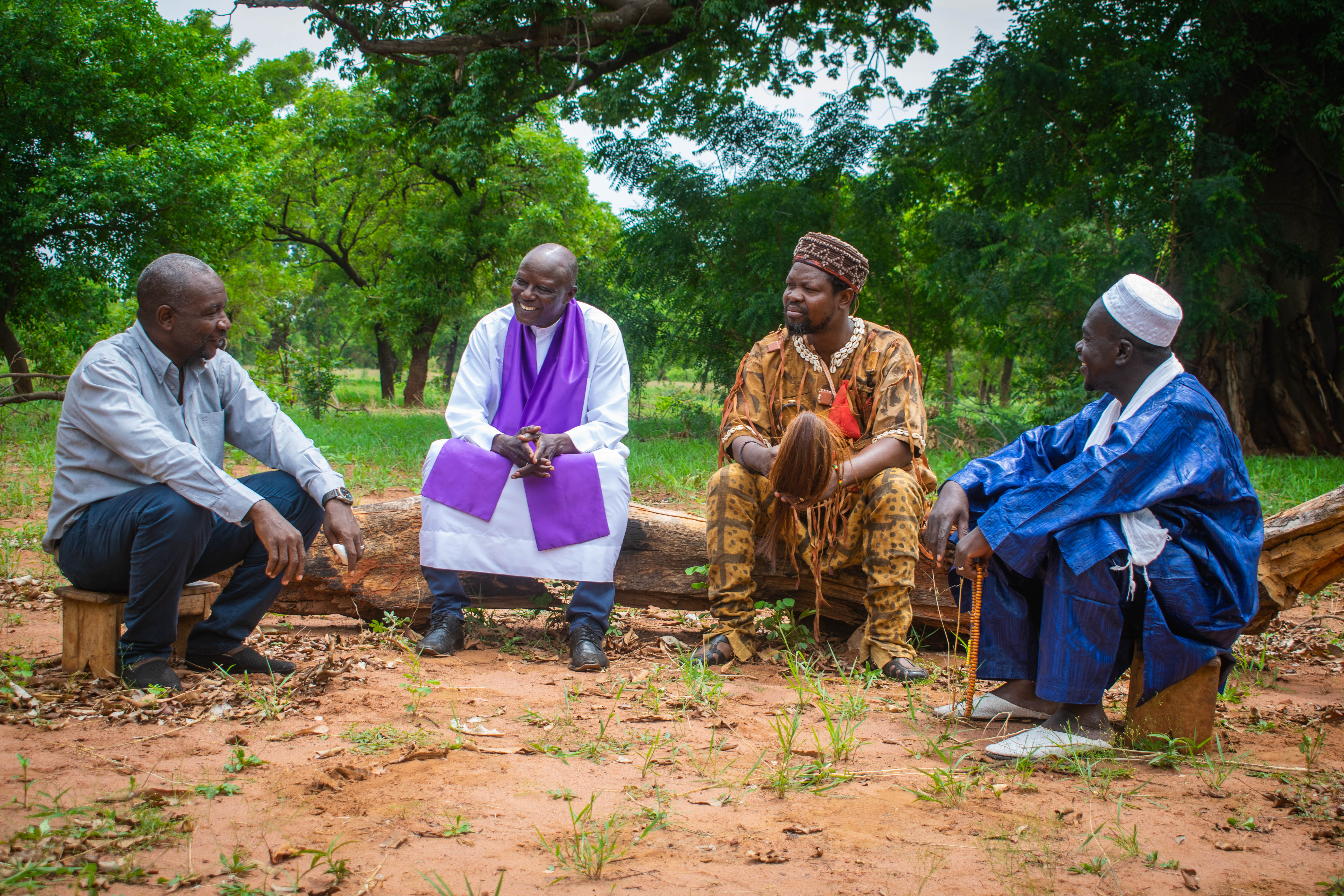 In Burkina Faso e Niger Progettomondo sviluppa percorsi orientati al rafforzamento di attori comunitari, tra cui leader religiosi e tradizionali, insegnanti, educatori, giovani, per il contrasto all’estremismo violento e alla radicalizzazione e lo sviluppo di metodologie e pratiche di dialogo interreligioso e intercomunitario.